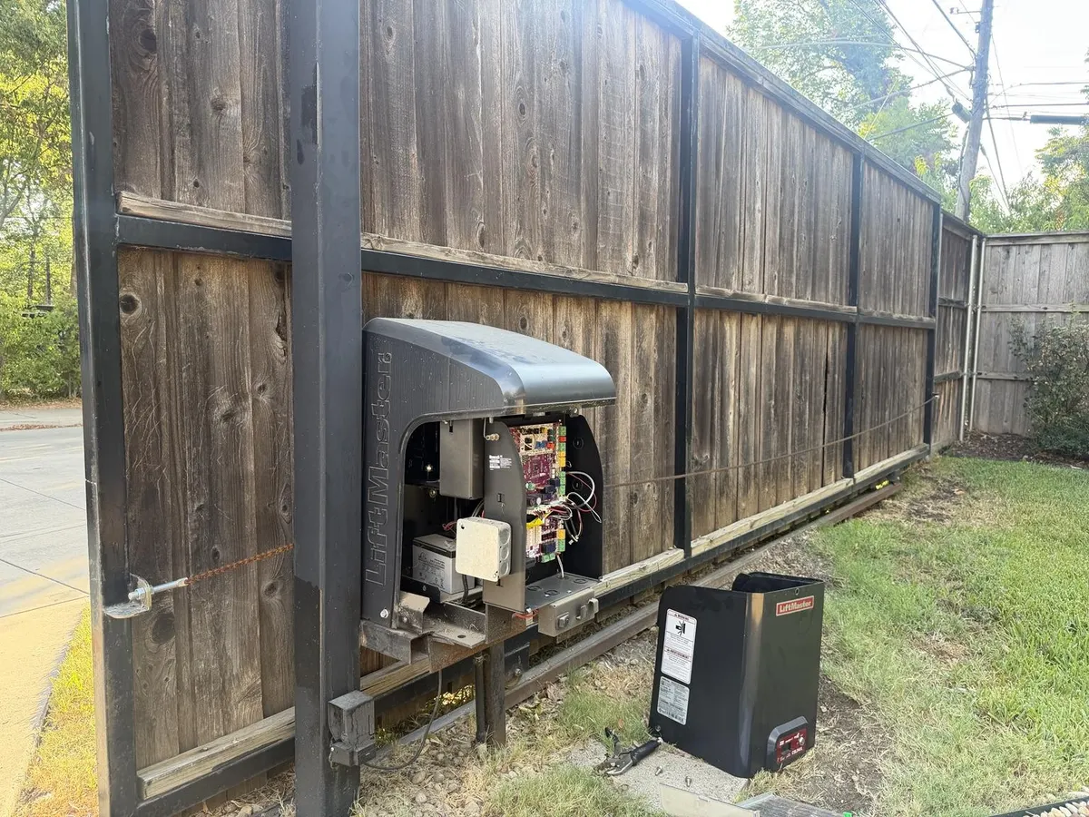 LiftMaster gate repair in Dallas, Texas