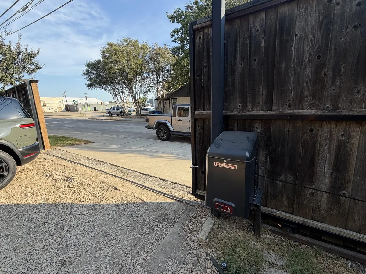 LiftMaster gate repair in Dallas, Texas
