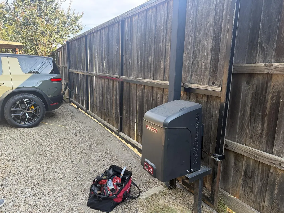 LiftMaster gate repair in Dallas, Texas