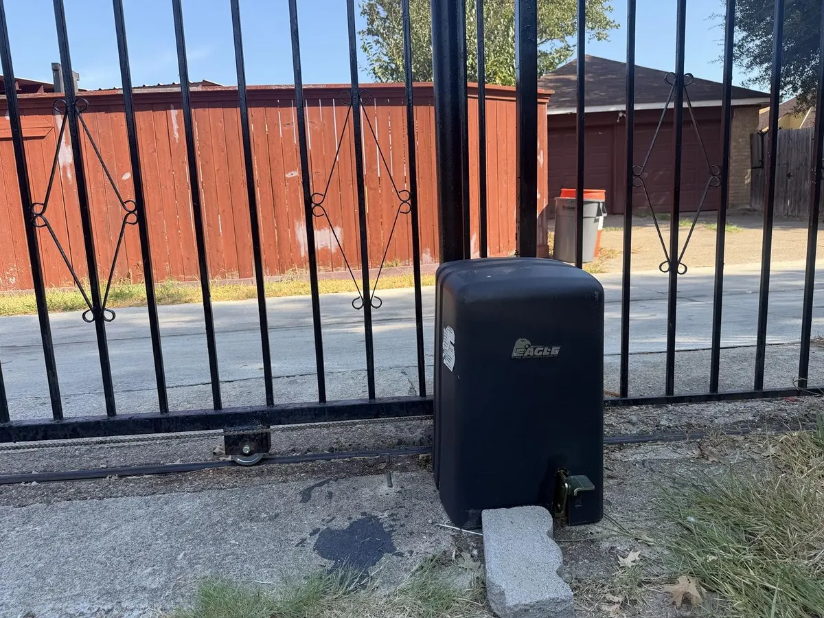 Eagle gate repair in Mesquite, Texas