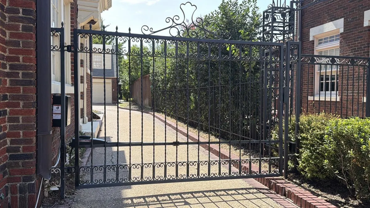 LiftMaster gate repair in Dallas, Texas