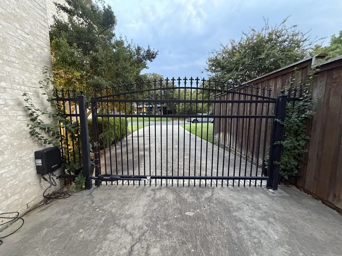 Completed installation with the control enclosure closed.