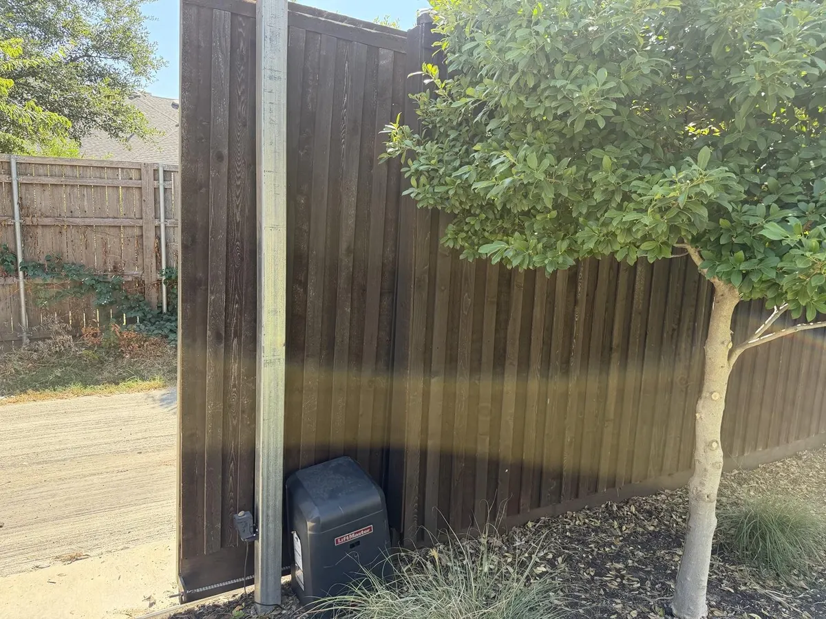 LiftMaster gate repair in Dallas, Texas