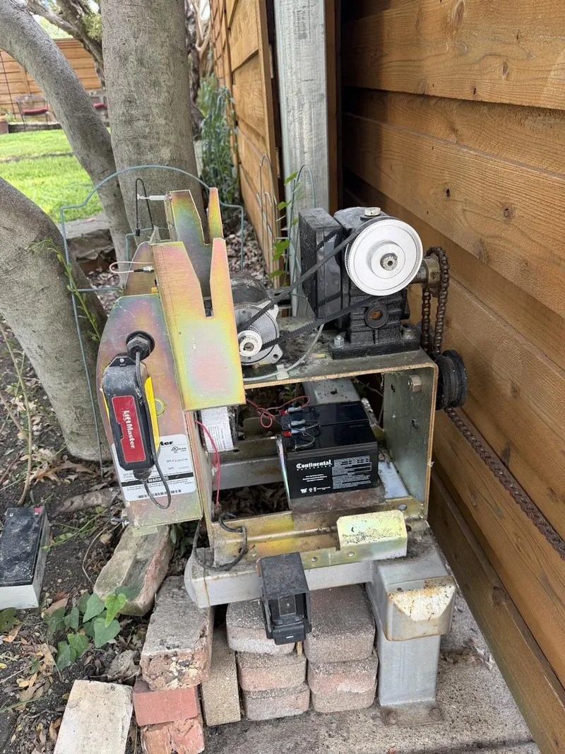 LiftMaster gate repair in Richardson, Texas