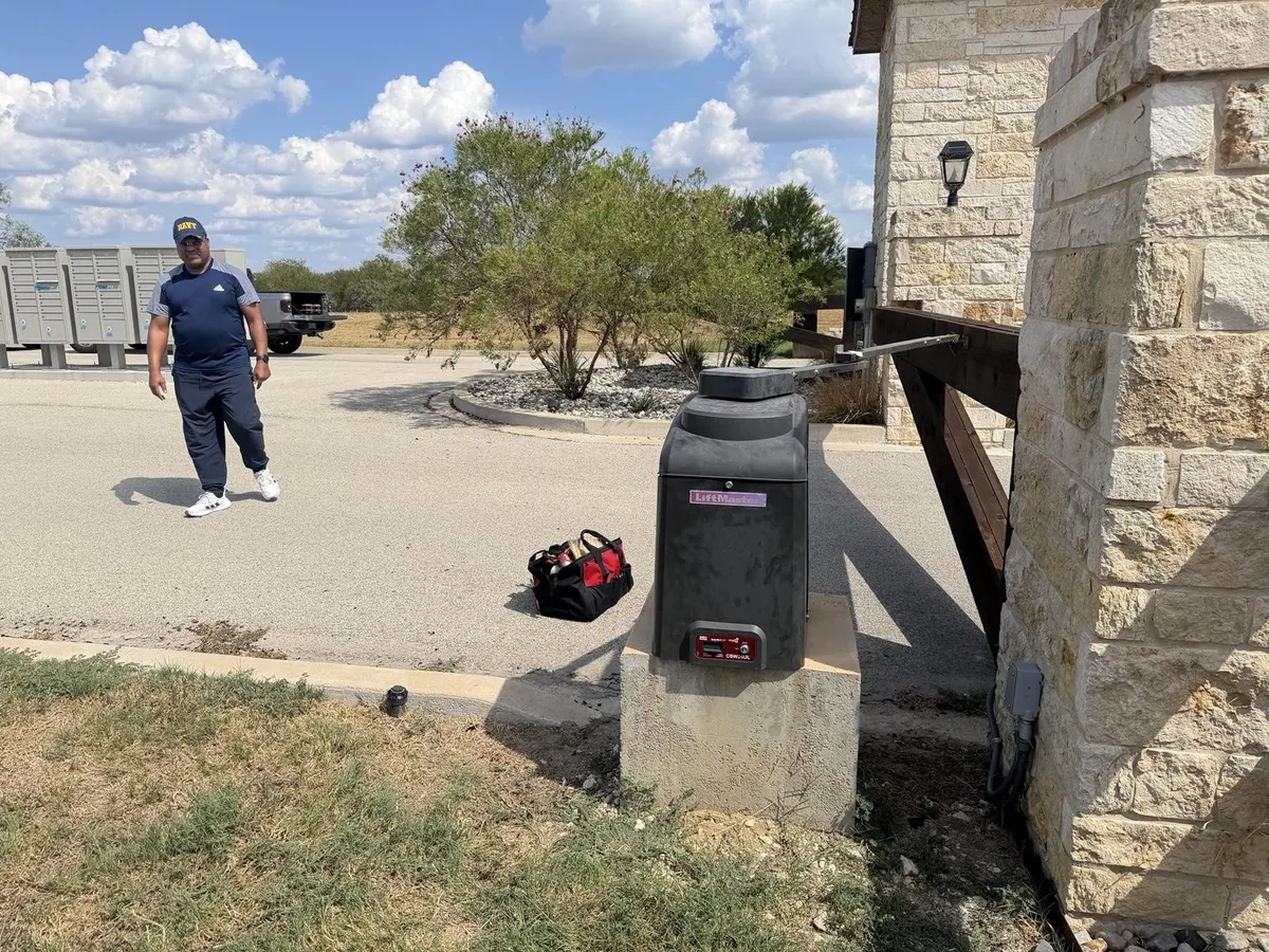 LiftMaster gate repair in Mildred, Texas