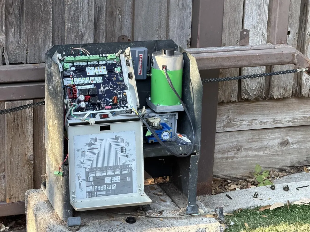 Viking gate repair in Richardson, Texas